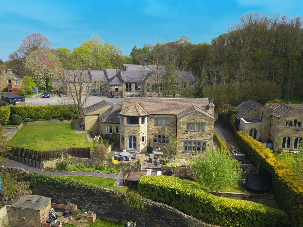 4-bed detached on Glade Manor, Lane Head Lane, Kirkburton, HD8, £775,000