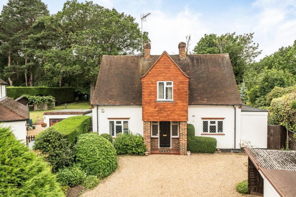 Main image of property: Rivey Close, West Byfleet, Surrey, KT14