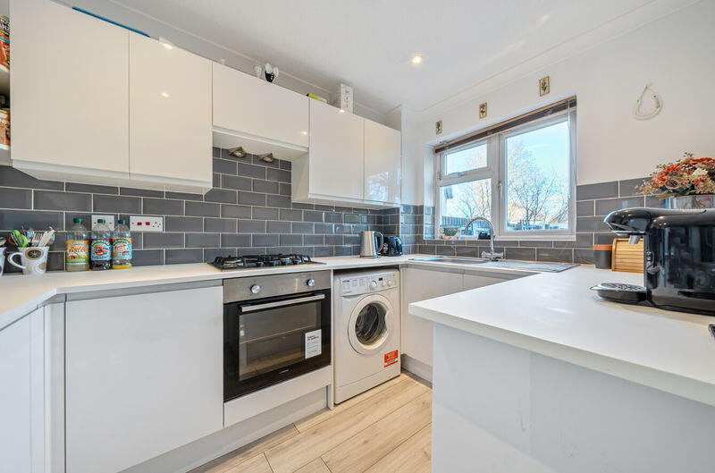 Hainault Street, New Eltham photo 4