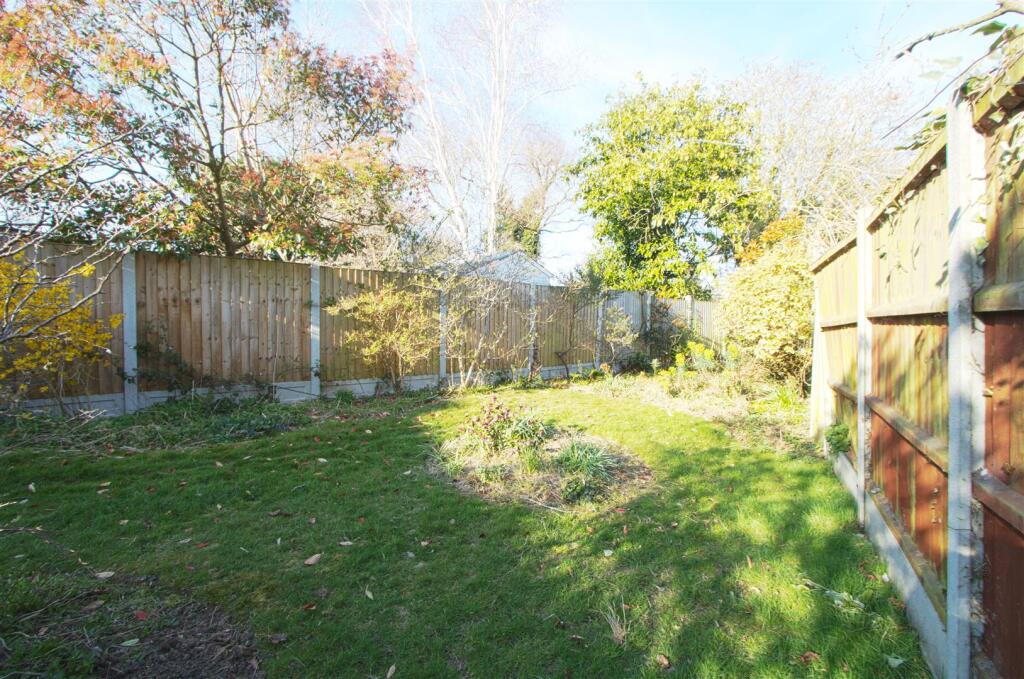 Graham Close, Billericay photo 3