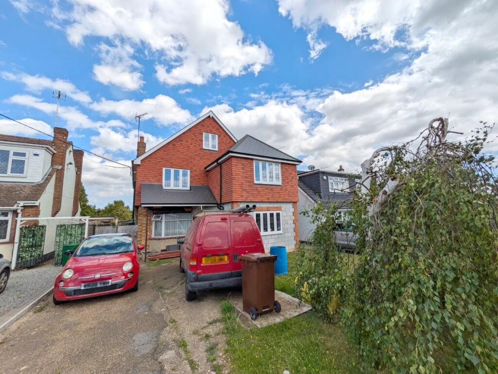 5-bed detached on High Road, South Benfleet, Essex, £550,000