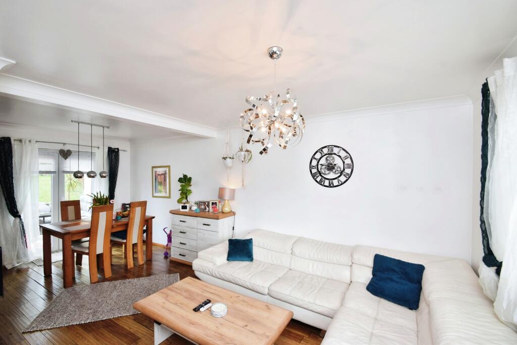 41, Bryngwyn Bach, Dafen, Llanelli, SA14 photo 2