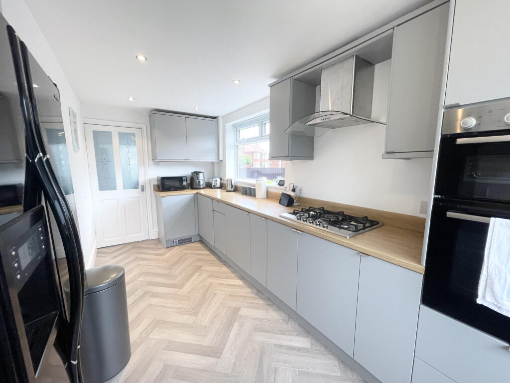 Winsford Crescent, Norbreck, FY5 - View 4