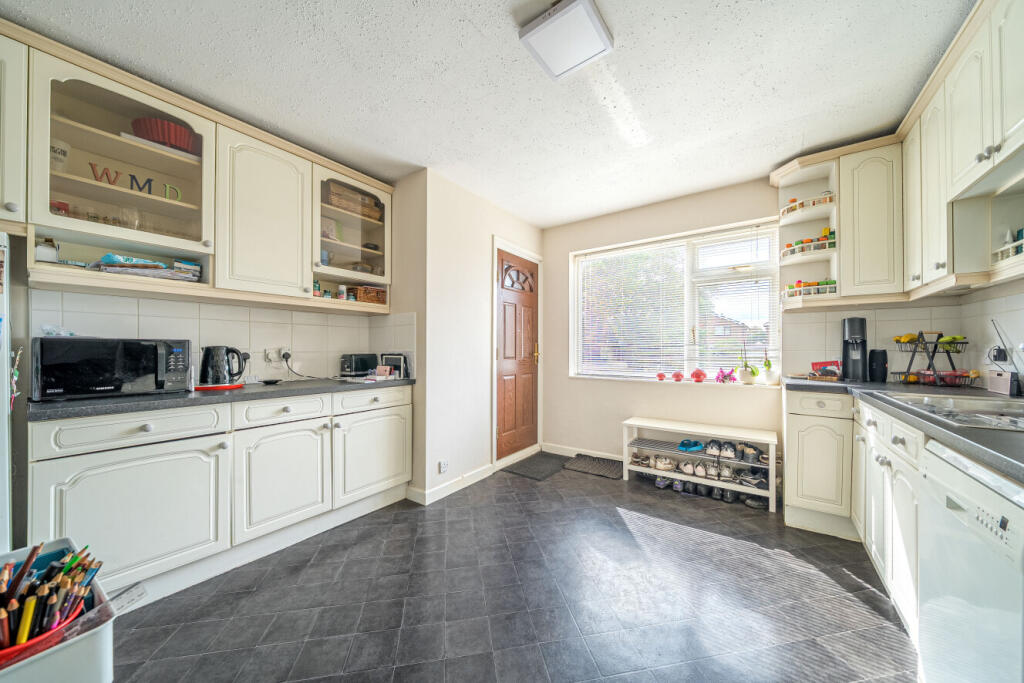 Albyfield, Bromley, BR1 photo 4