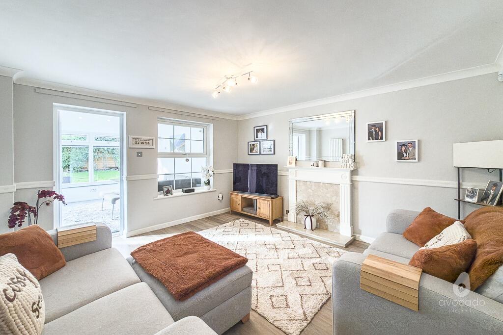 Wallcroft Close, Binfield, RG42 photo 2