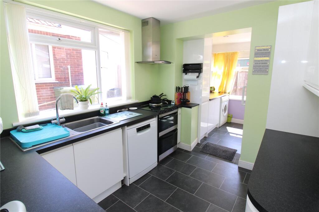Tewkesbury Avenue, Fareham, Hampshire, PO15 - View 6