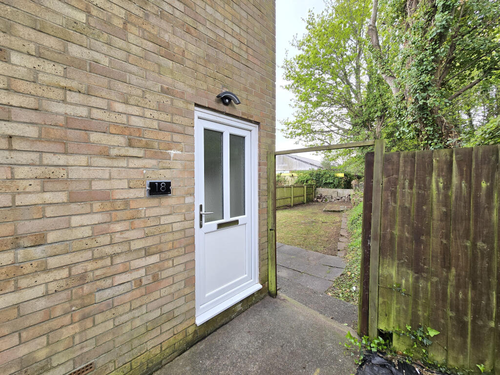 Apartment in Barry, Cadoxton - View 3