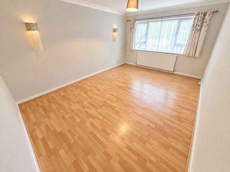 Apartment in Southall - View 3