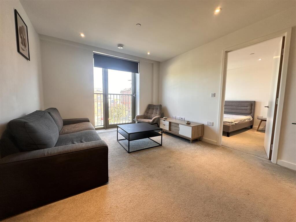 Apartment in Salford, Blackfriars, Ordsall - View 2