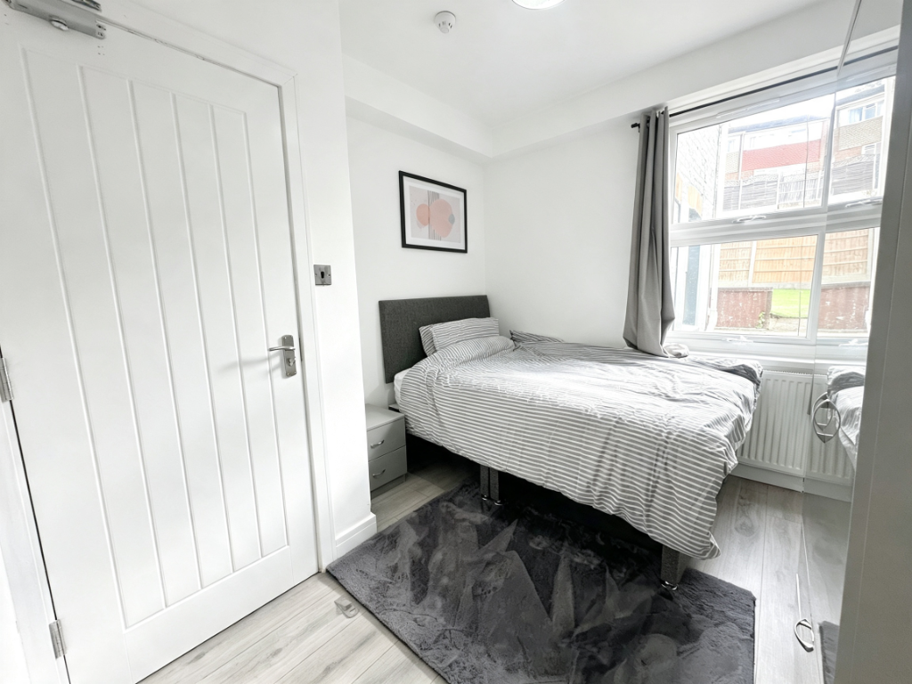 House in Rochester - View 5