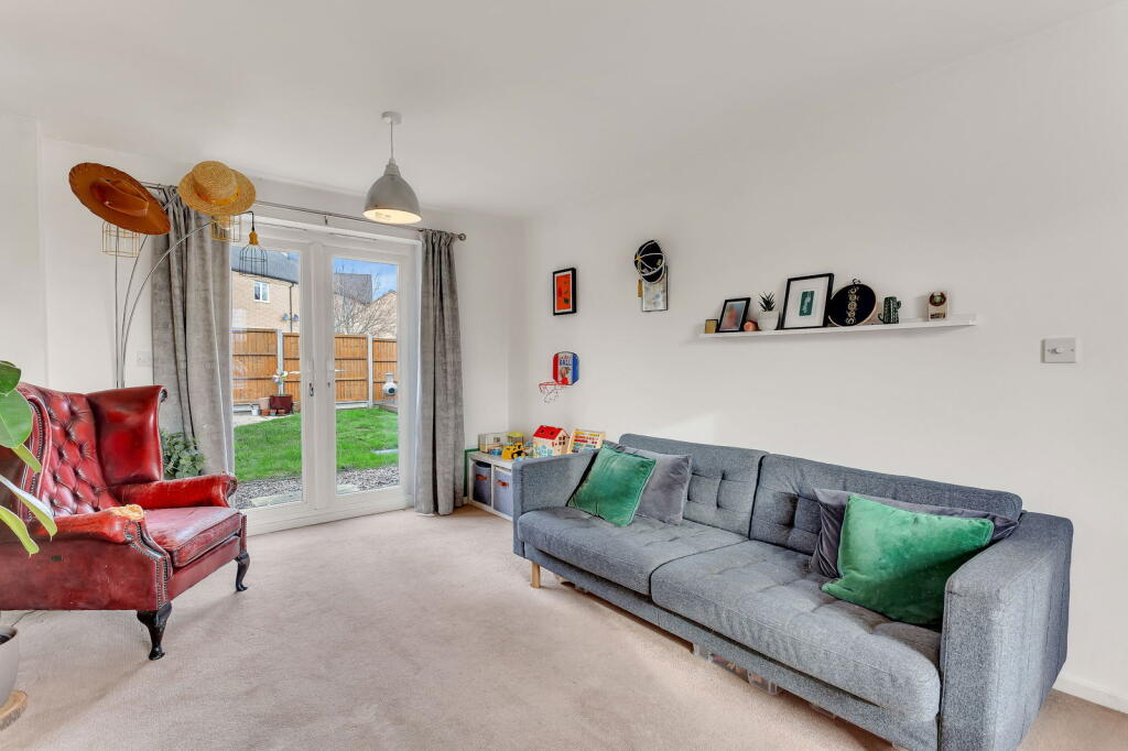 Joyce Close,Bedford,MK41 0FE photo 4