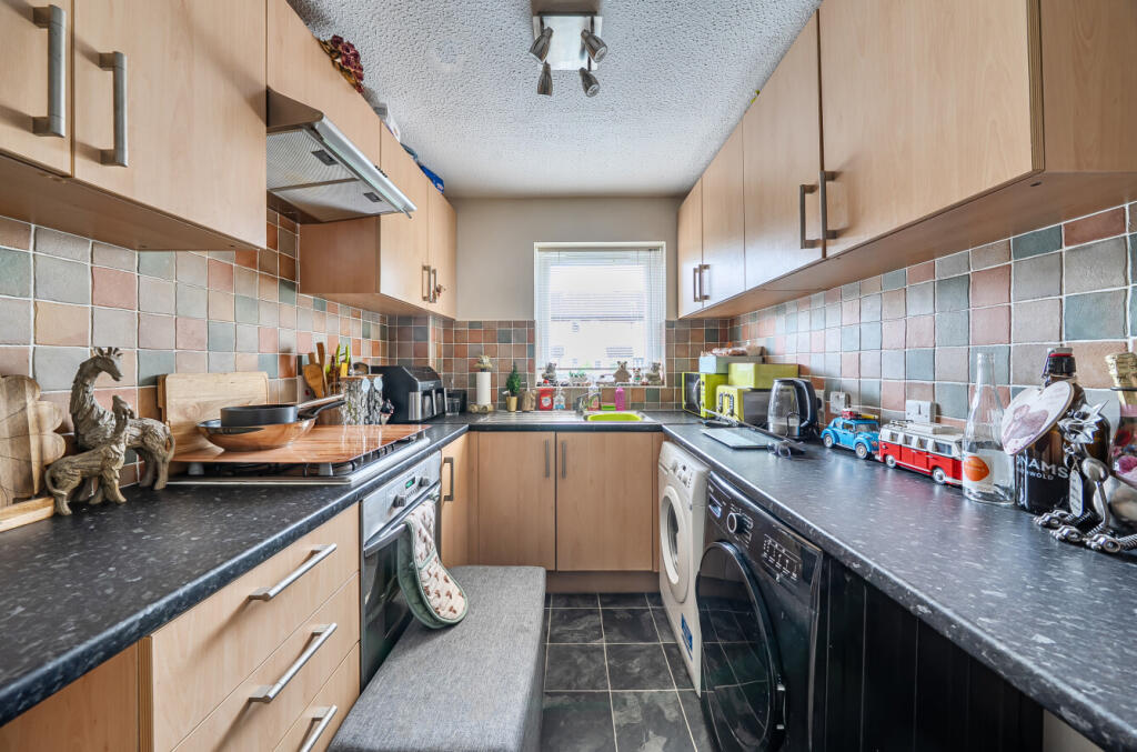 Beaconsfield Way, Earley, Reading photo 4