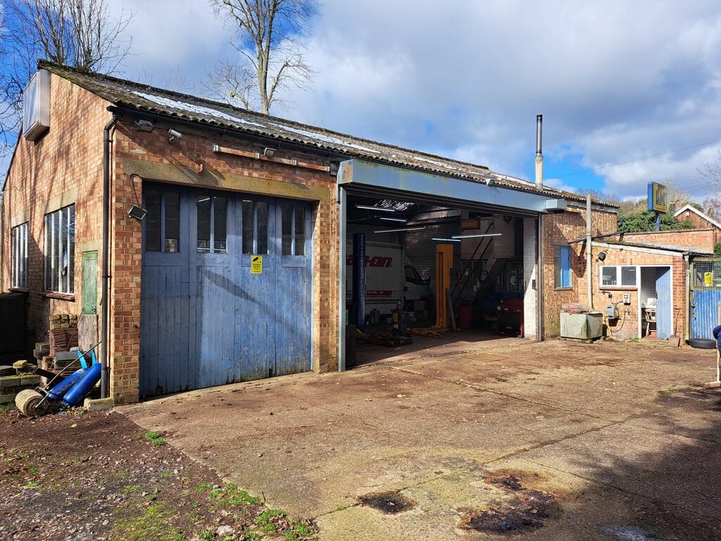 Main image of property: 208 Clophill Road, Maulden, Bedford, Bedfordshire, MK45