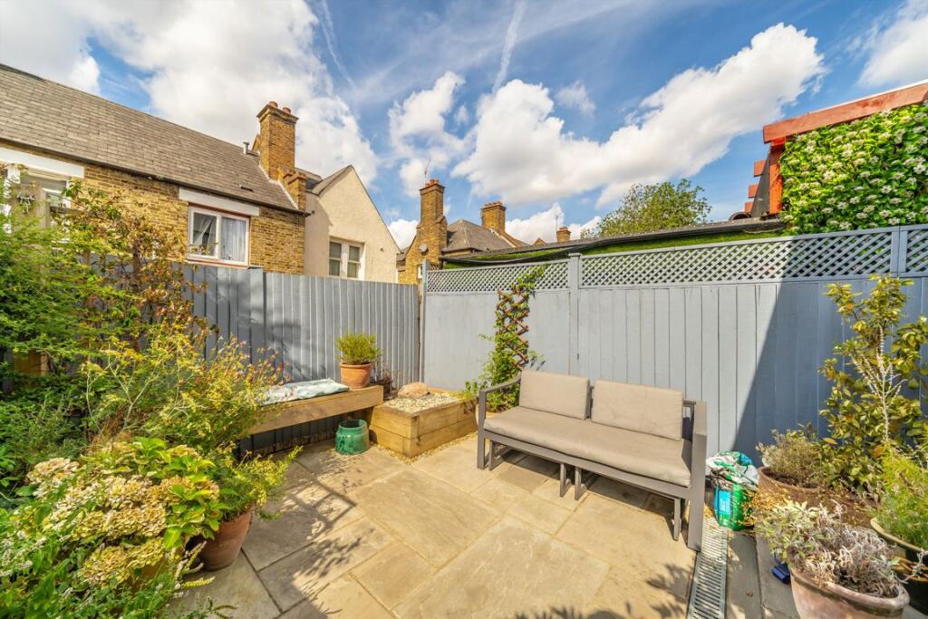 House in London - View 4