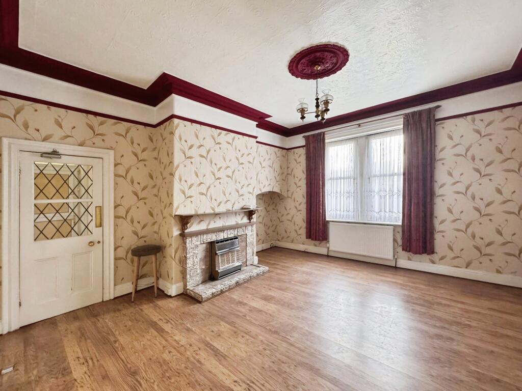 House in Kirklees, Cleckheaton - View 2
