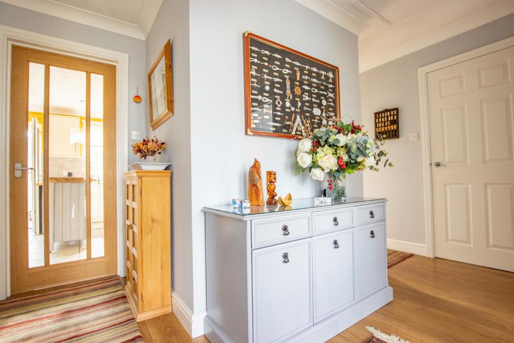 House in King's Lynn and West Norfolk, Dersingham - More