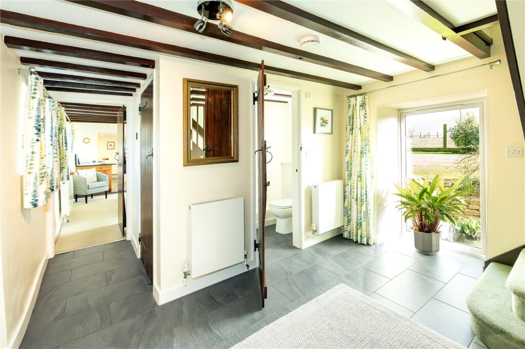 House in Kington Magna, Bowden - View 4