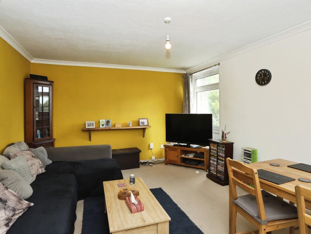 Apartment in Newport, Stow Hill - View 4