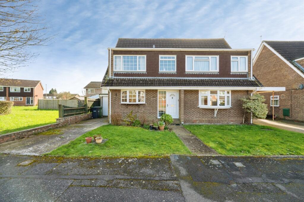Main image of property: Salmon Drive, Bishopstoke, Eastleigh