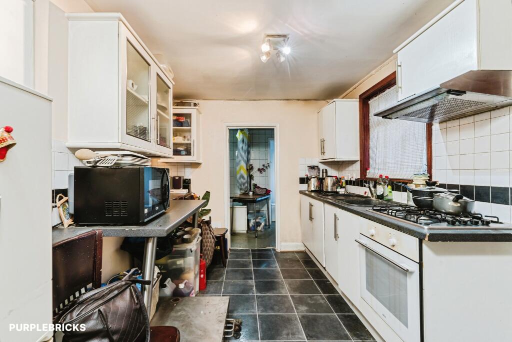 Apartment in London, Custom House, Canning Town - View 4