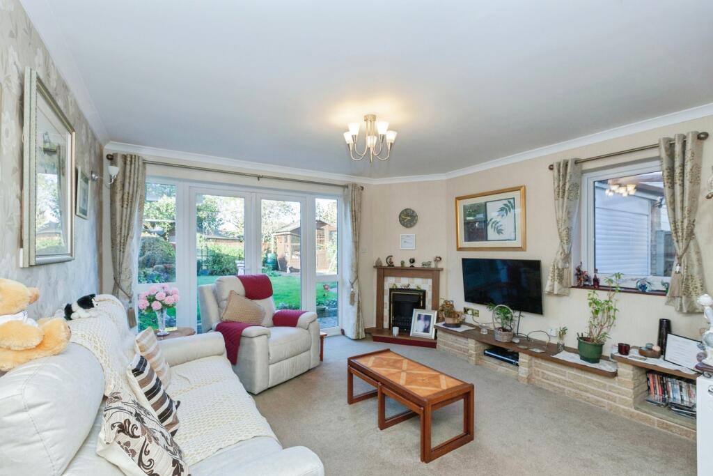 Gwendoline Drive, Countesthorpe, Leicester, LE8 photo 2