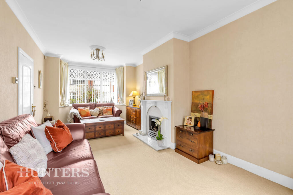 House in Oldham, Hollins - View 5