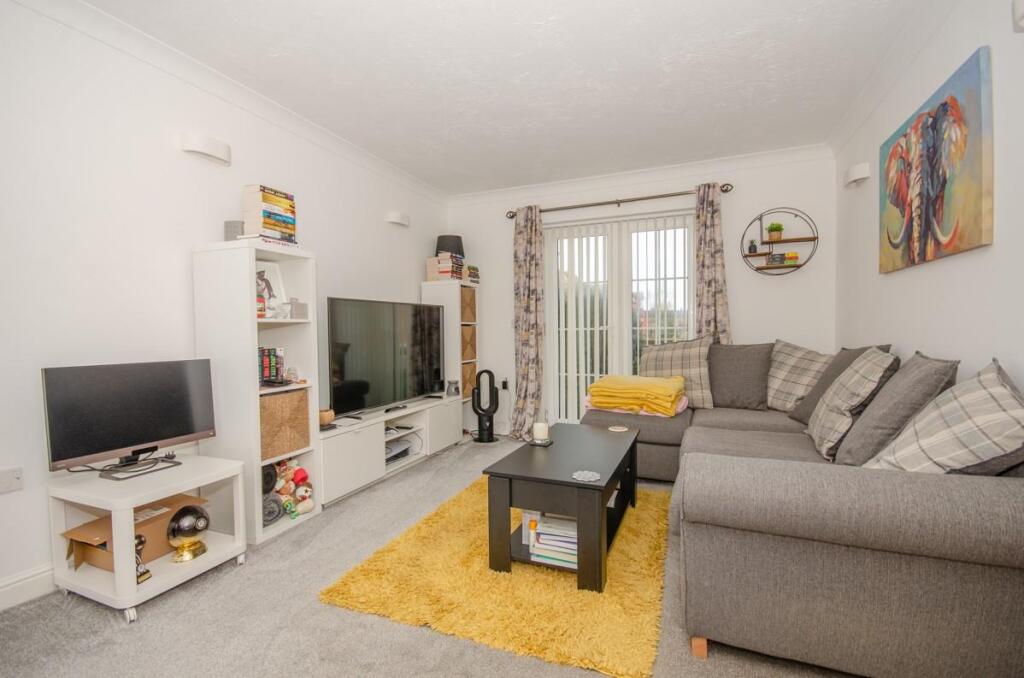 Apartment in Bristol, Emersons Green - View 2