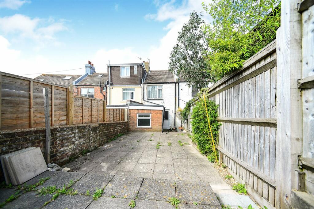 House in Brighton, Hollingdean - More