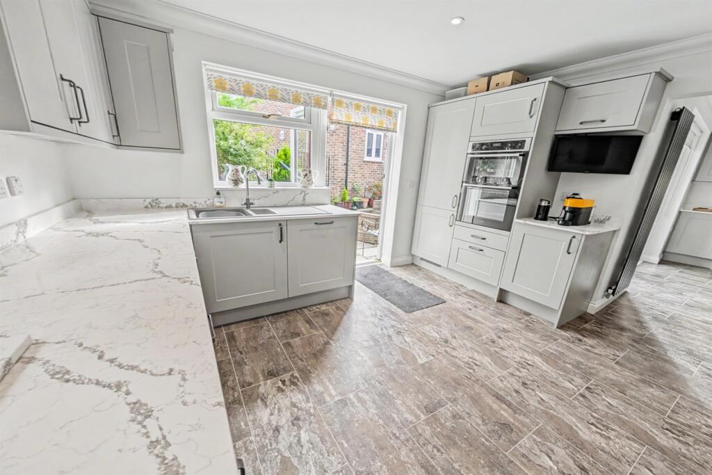 House in Dorchester - View 4