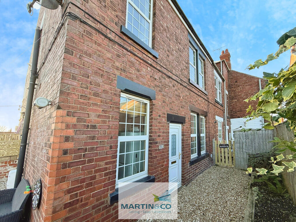 2-bed terraced on Sheffield Road , Creswell, Worksop, £120,000