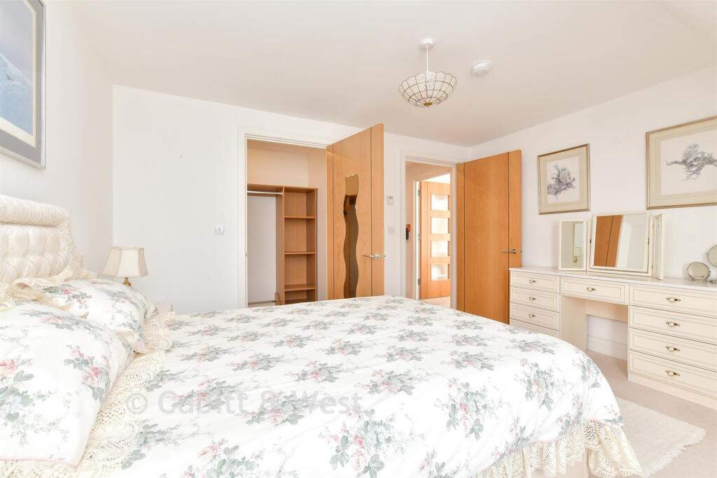 Apartment in Epsom and Ewell, Epsom - View 3