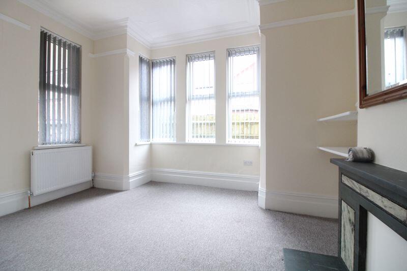 House in Luton - View 5