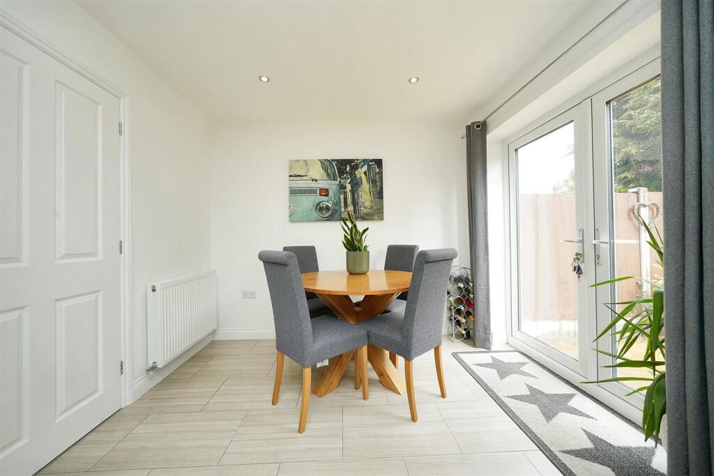 16 Hill Croft Gardens, Wolverhampton photo 4