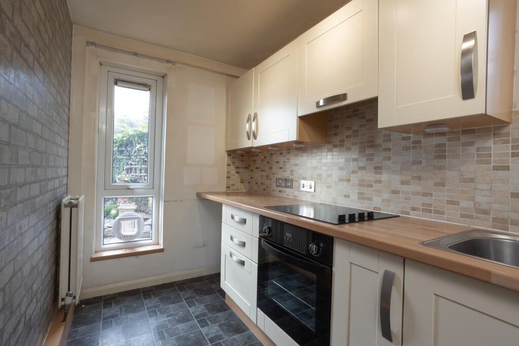 Apartment in Southall - More