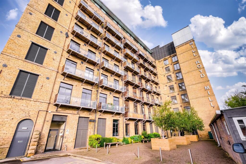 Main image of property: Huddersfield Road, Brighouse