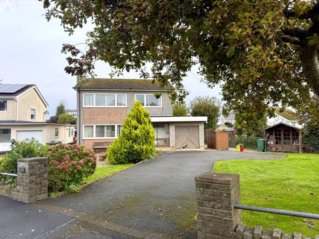 3-bed detached on The Links, Amlwch, Anglesey, LL68, £289,950