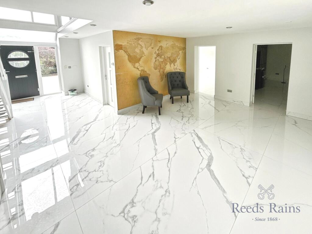 House in Stoke-on-Trent - More