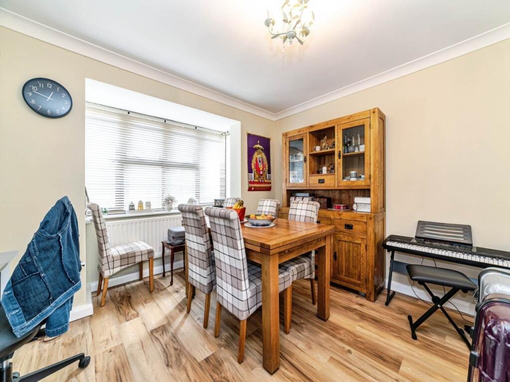 House in Basingstoke and Deane, Hatch Warren - View 4