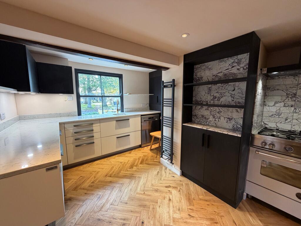 House in Milton Keynes, West Bletchley - More