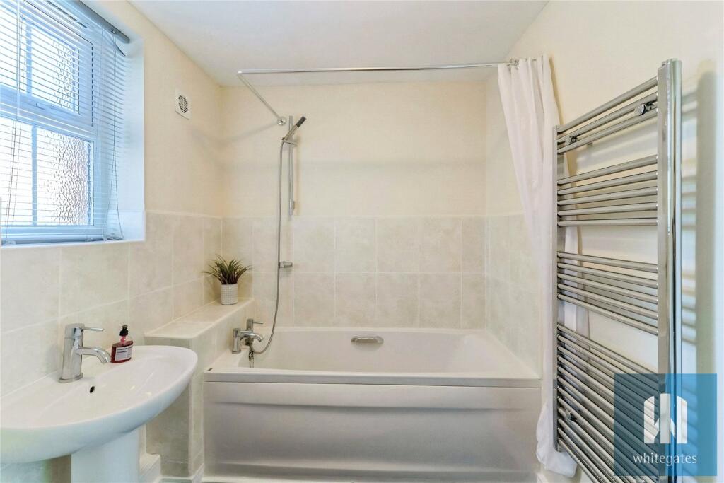 Apartment in Wakefield - View 5