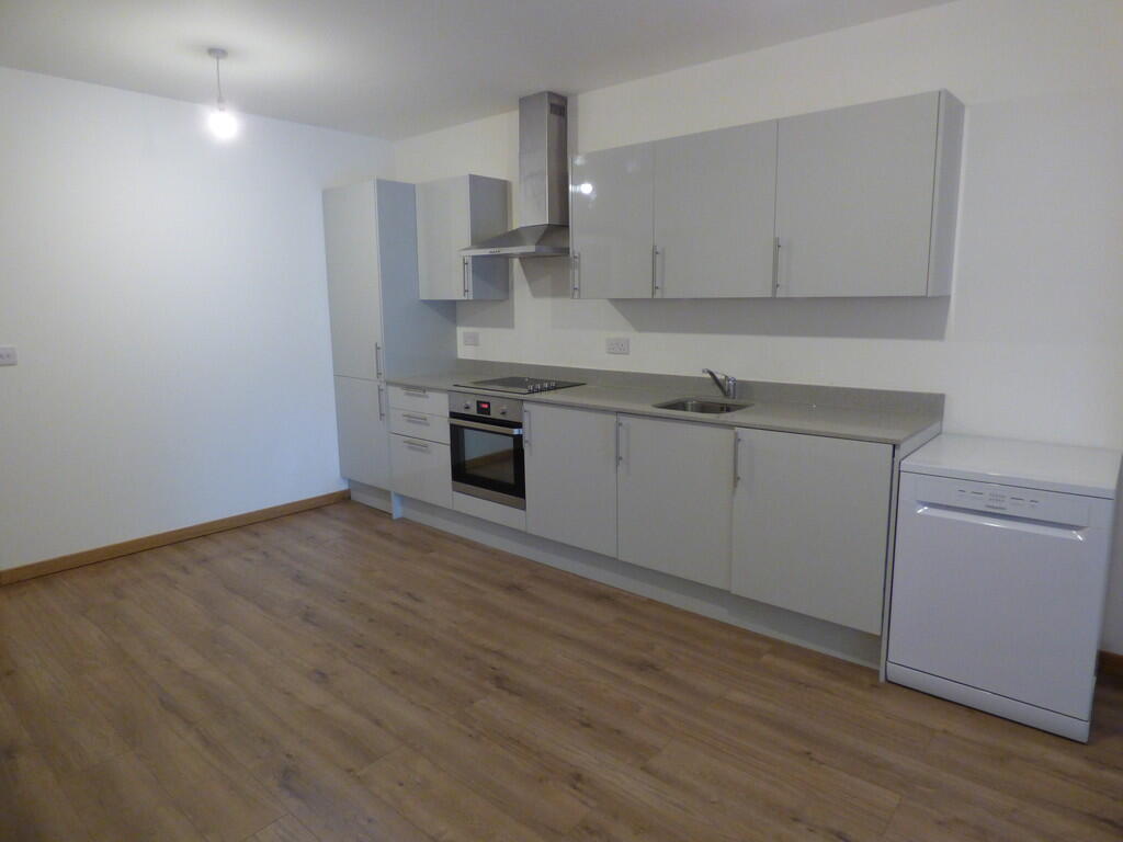Apartment in Swindon, Westlea, West Swindon - View 5