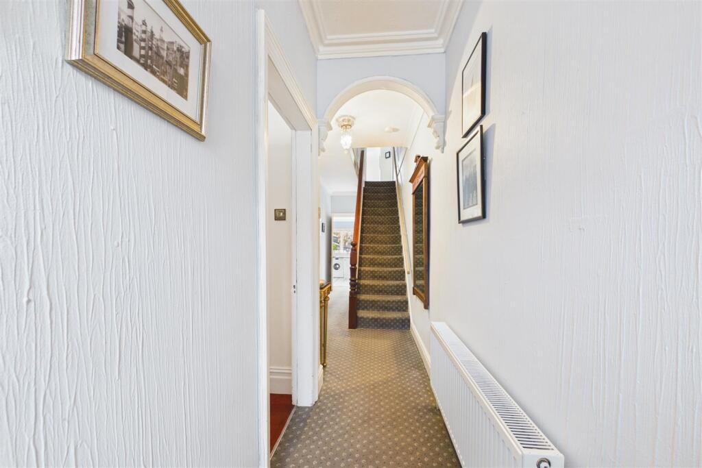 House in Nottingham - View 5