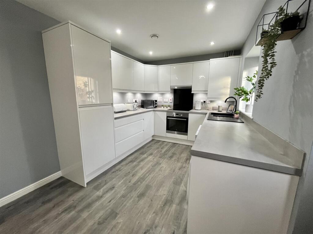 House in Tameside, Greater Manchester - View 2