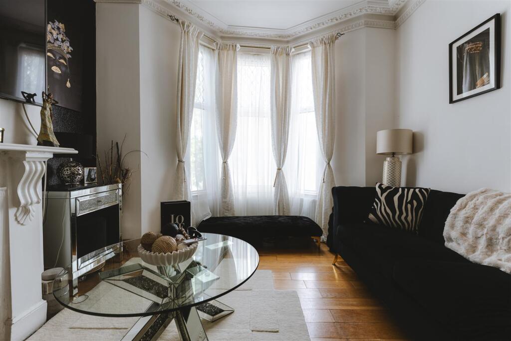 House in London, Clapton Park, Lower Clapton - View 5