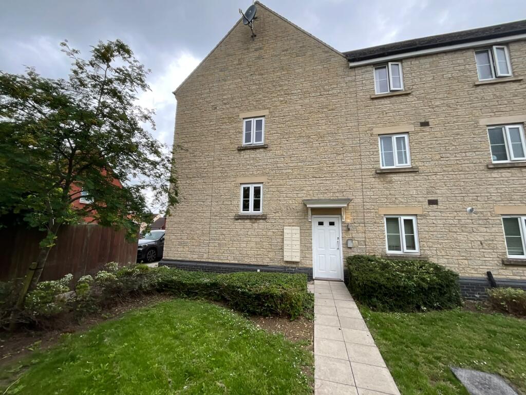Main image of property: 80 Deneb Drive, Swindon, Wiltshire SN25 2LG