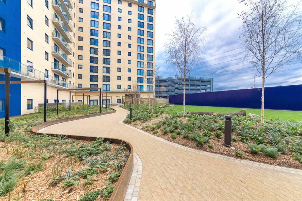 Main image of property: Western Gateway, Royal Wharf