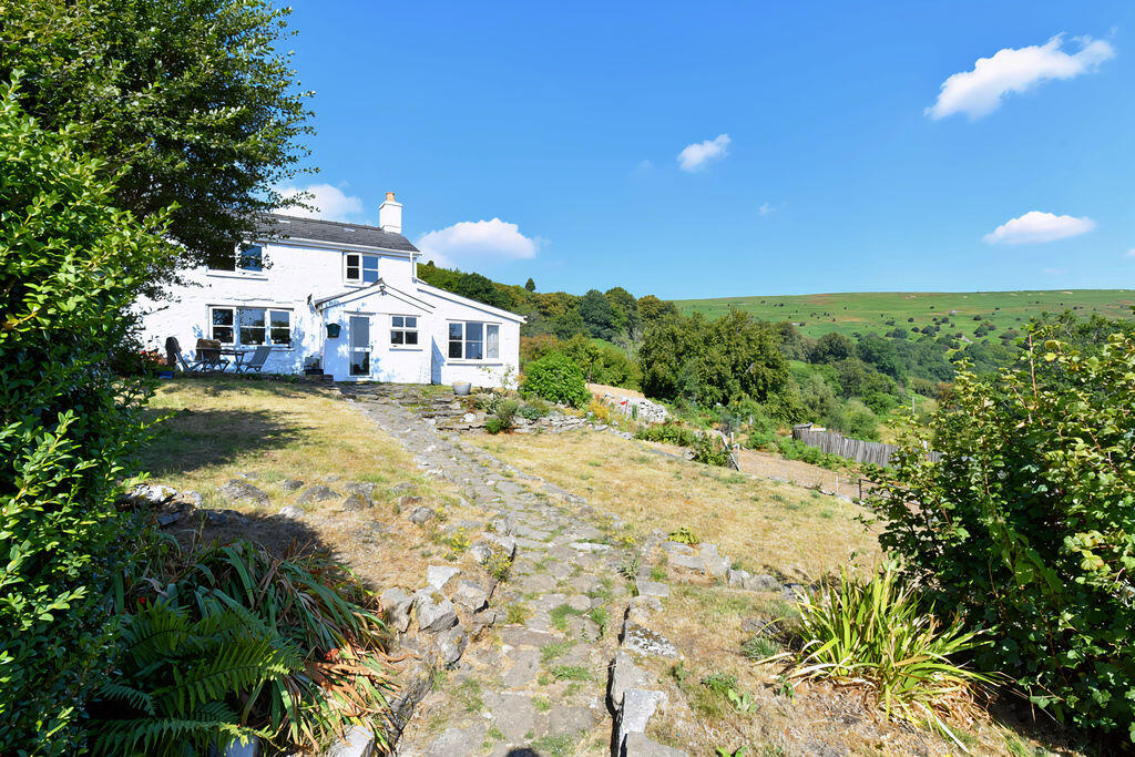2-bed detached on Llanellen, Abergavenny, £475,000