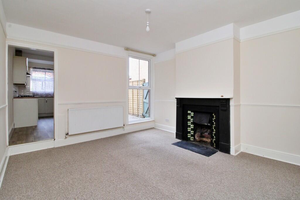 Acacia Grove, Rugby photo 4