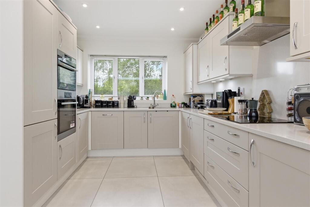 Twysdens Terrace, Welham Green - View 4