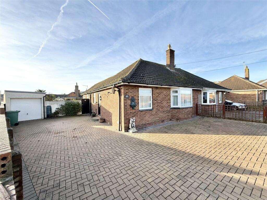 2-bed house on Steart Drive, Burnham on Sea, Somerset, TA8, £299,950